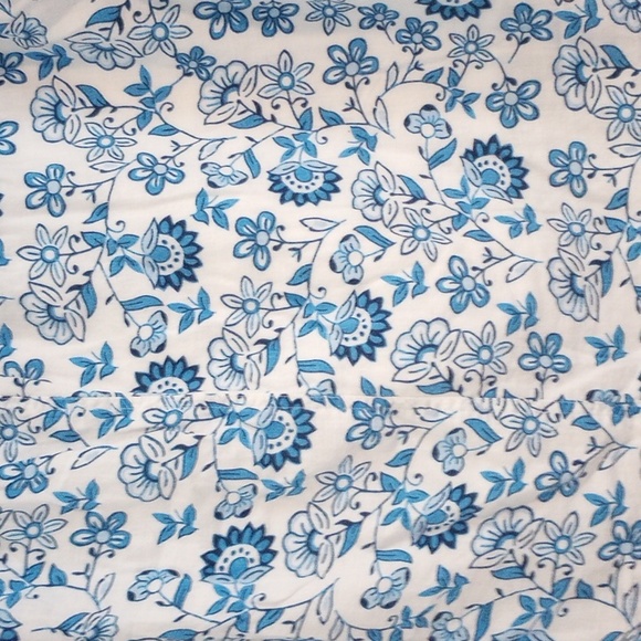 Floral Blue and White Skort. - Picture 5 of 6